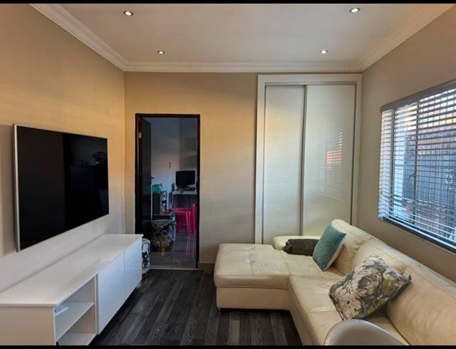 3 BEDROOM HOUSE FOR SALE IN LAUDIUM